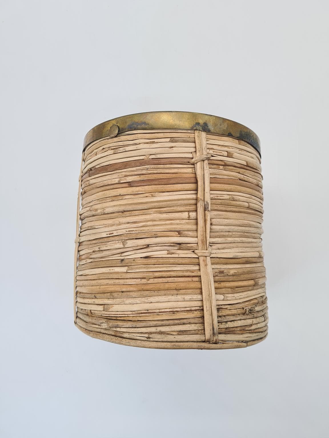 Basket, beige rattan, gold brass, Italy, 1970s - 305144