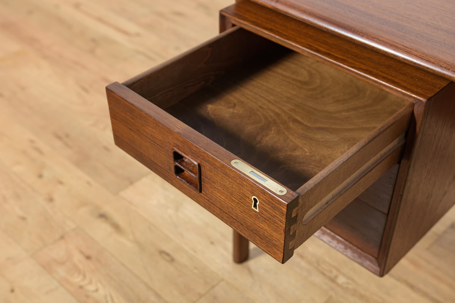 Desk, brown teak, by A. Vodder, Sibast, Denmark, 1960s. - 305166