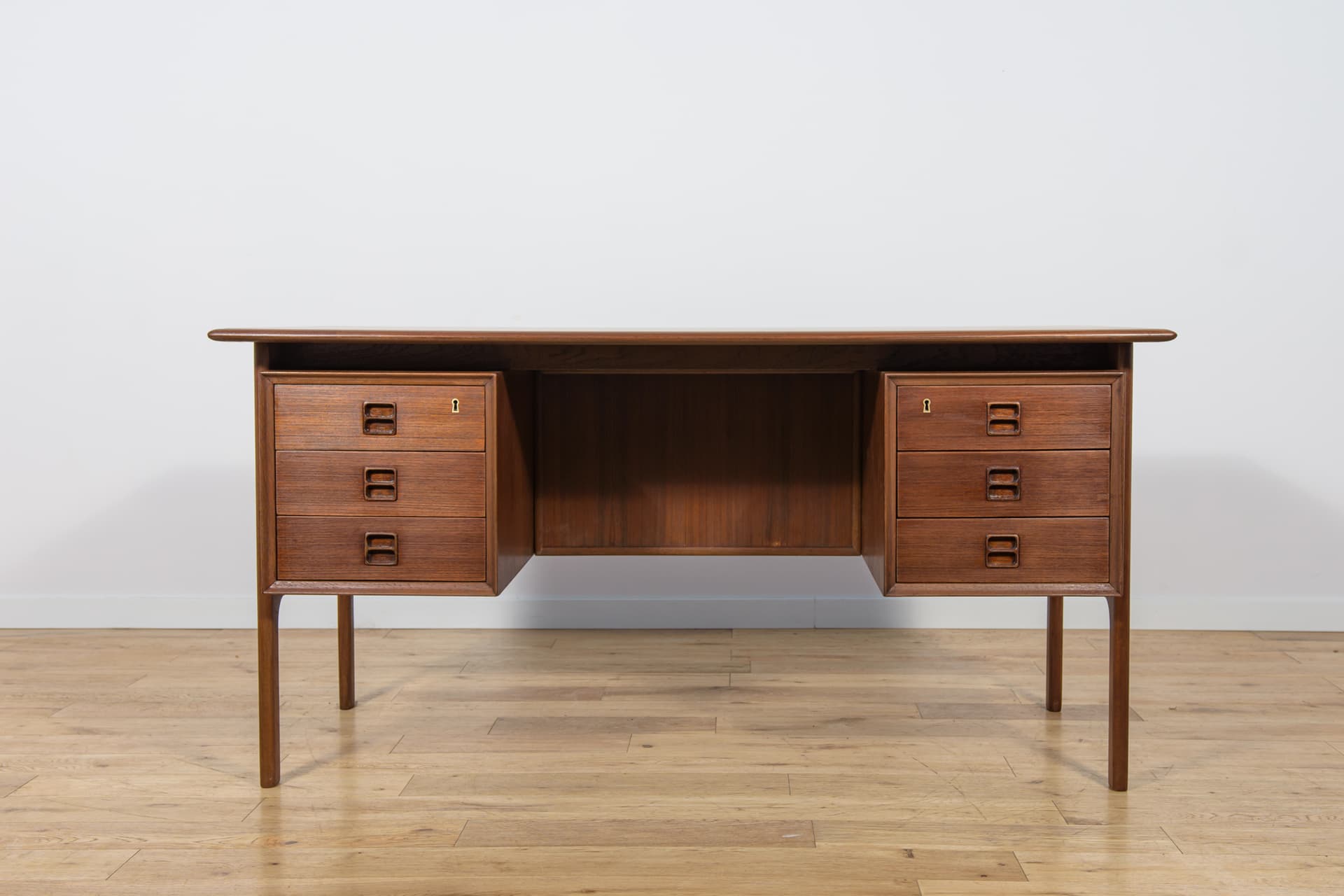 Desk, brown teak, by A. Vodder, Sibast, Denmark, 1960s. - 305158