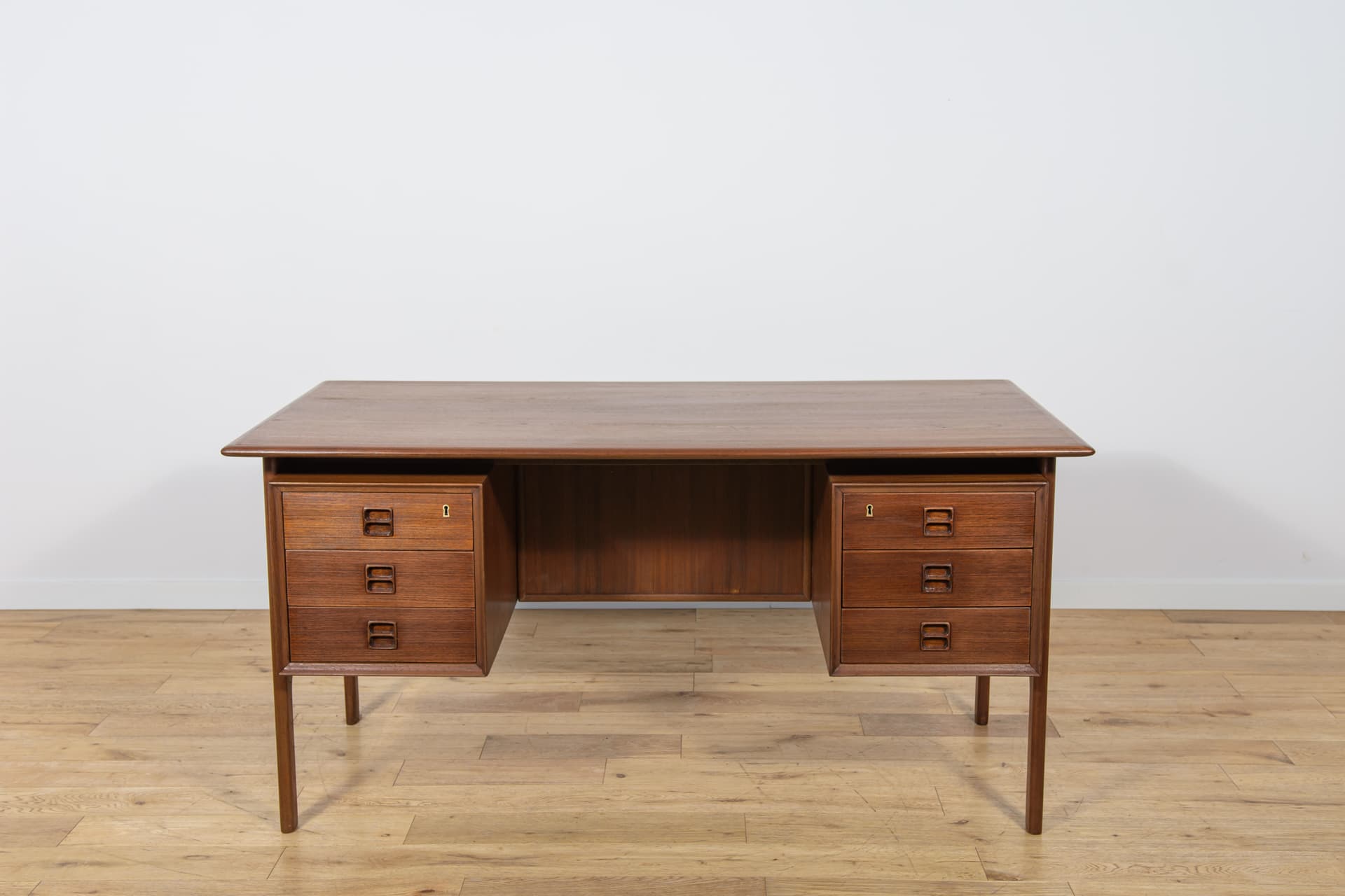 Desk, brown teak, by A. Vodder, Sibast, Denmark, 1960s. - 305157