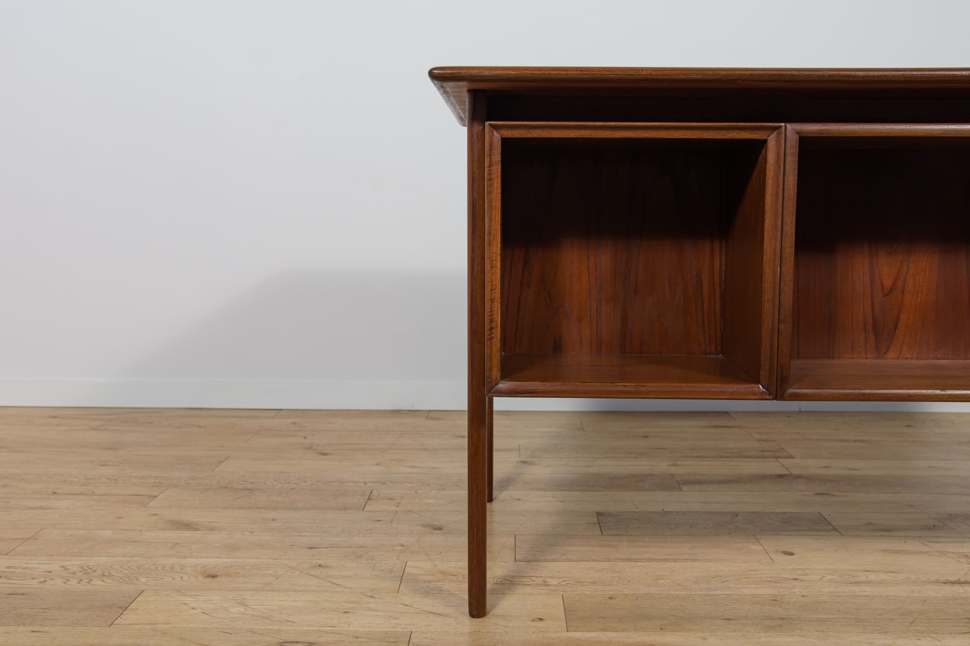 Desk, brown teak, by A. Vodder, Sibast, Denmark, 1960s. - 305167