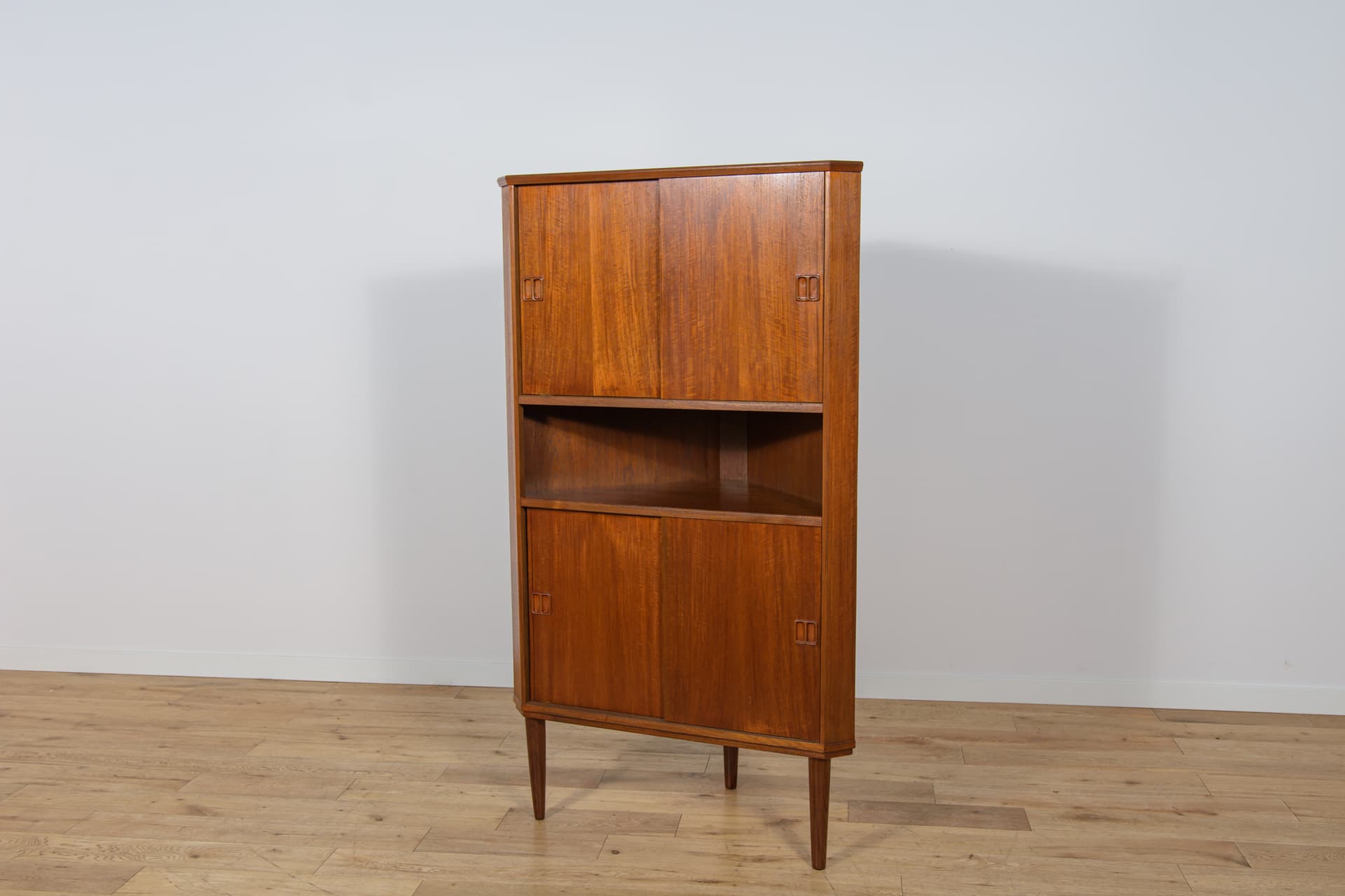Komoda narożnikowa, teak brąz, Dania, lata 60. - 305261