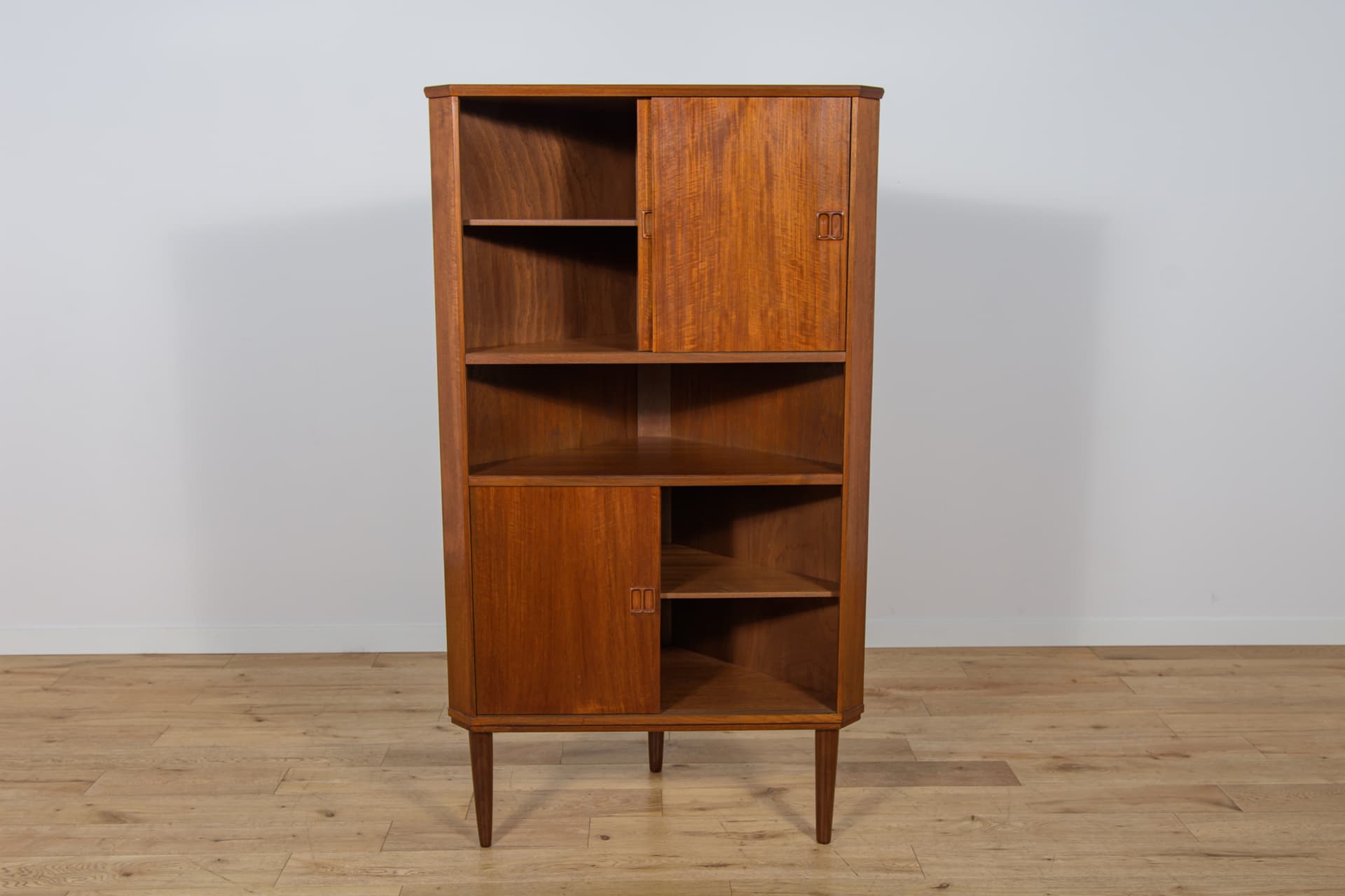 Komoda narożnikowa, teak brąz, Dania, lata 60. - 305267