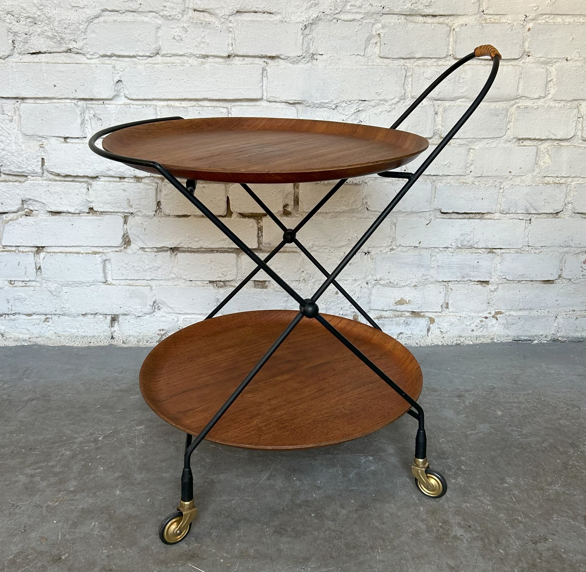 Bar cart, brown teak, black metal, Sweden, 1960s. - 305390