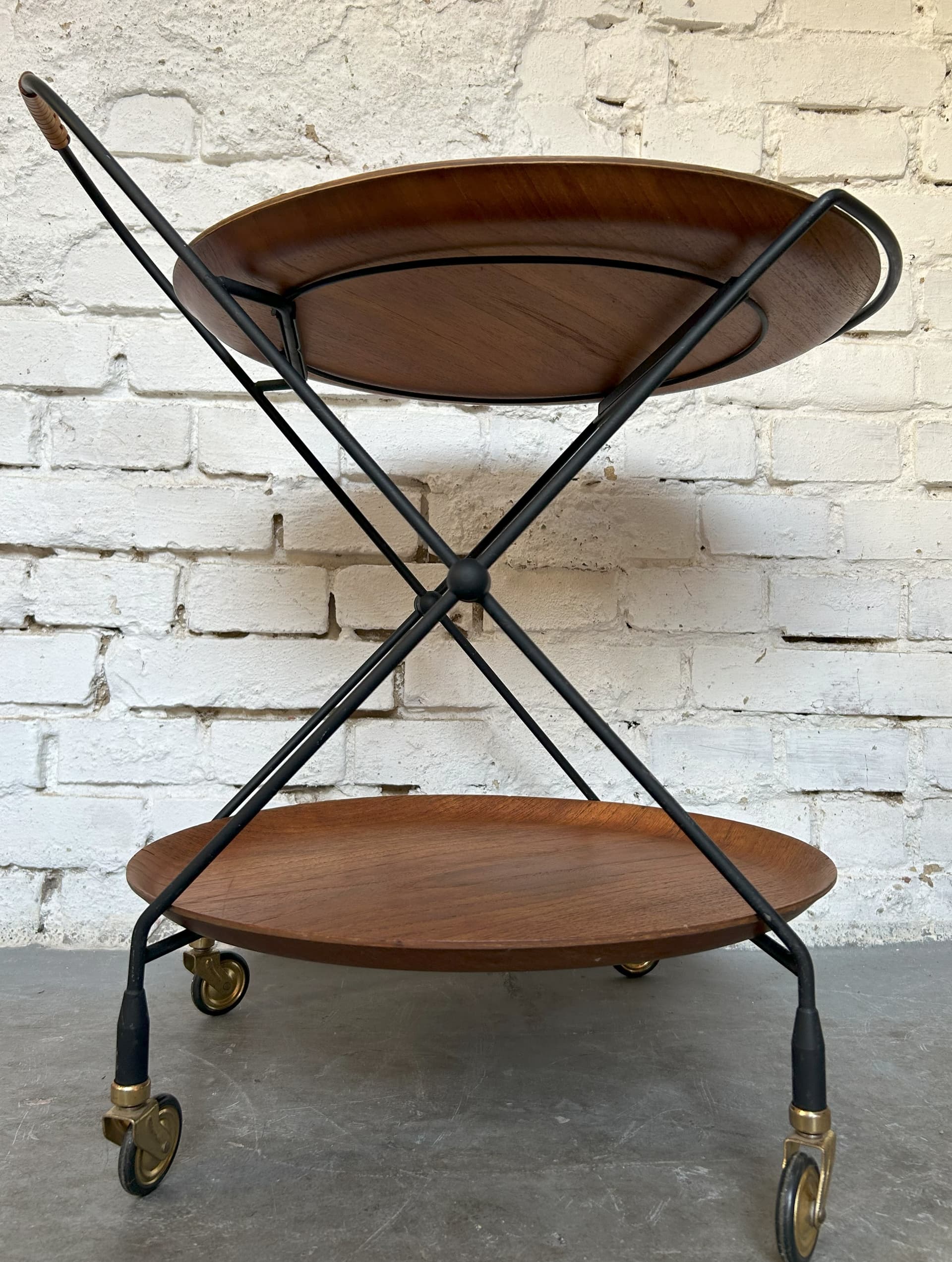 Bar cart, brown teak, black metal, Sweden, 1960s. - 305393