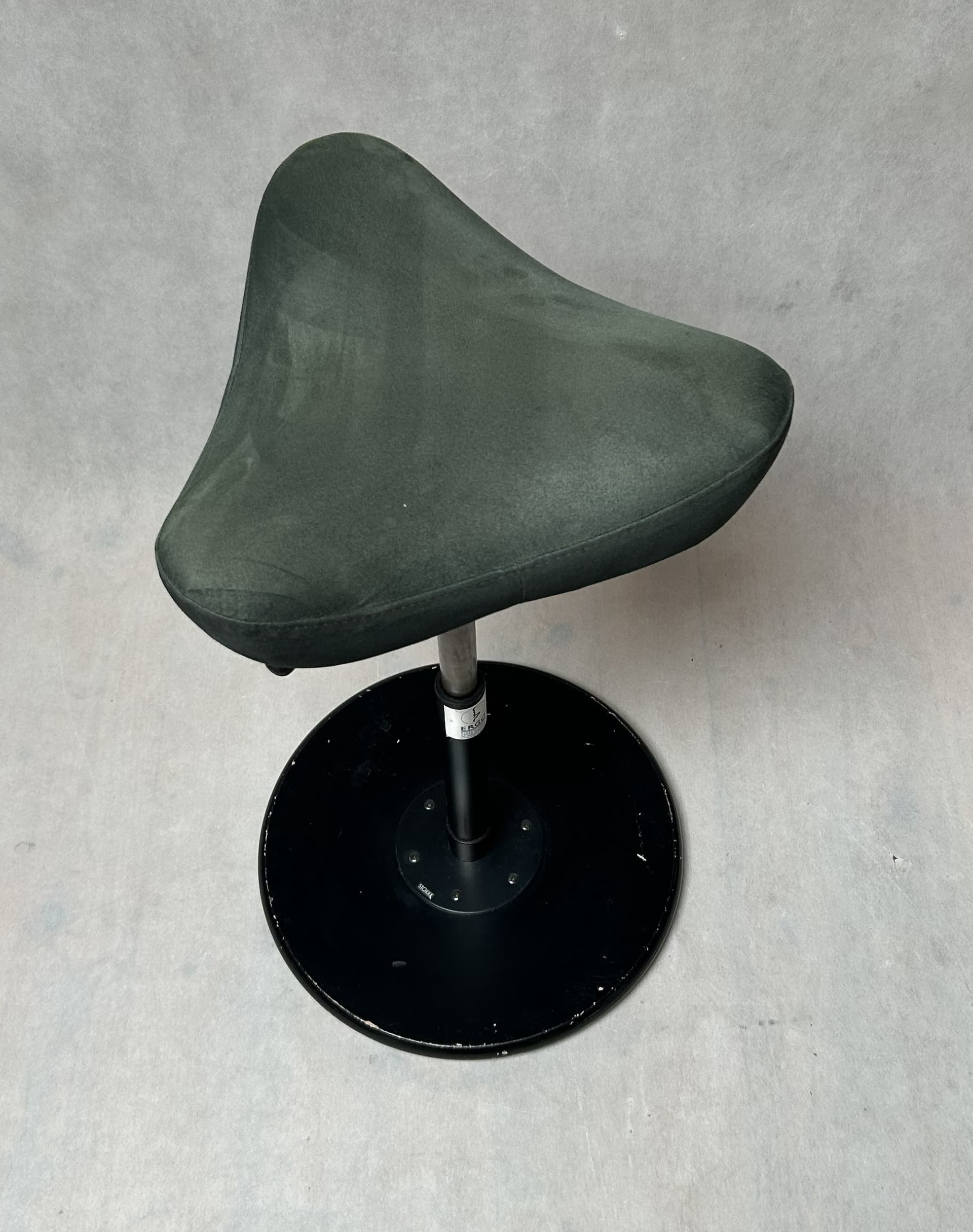 Ergonomic stool Ergo, green velvet, black metal, Stokke, 1970s. - 305419