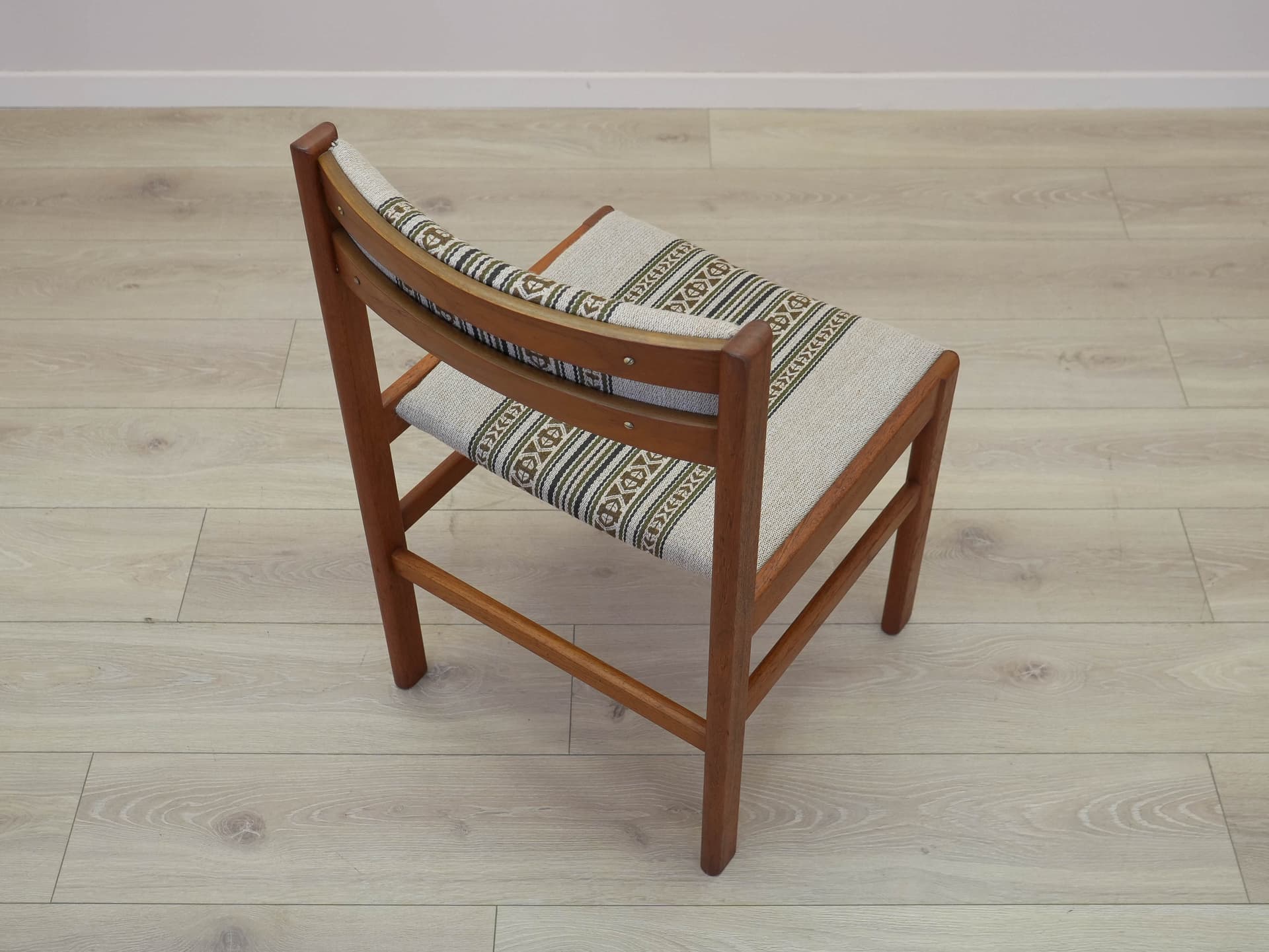 komplet dwóch krzeseł, teak brązowy, tkanina beżowa, Dania, lata 70. - 305508