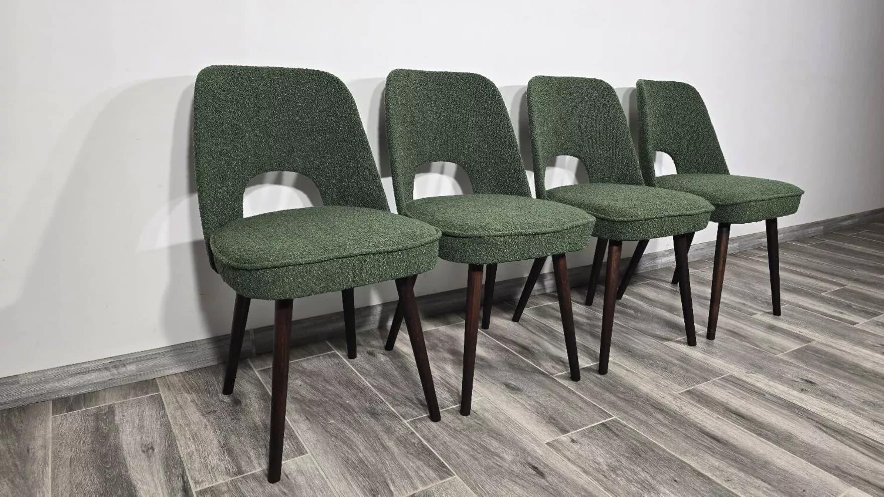 Set of four chairs, green bouclé, brown oak, by O. Haerdtl, Tatra Nabytok, Czechoslovakia, 1960s. - 305743