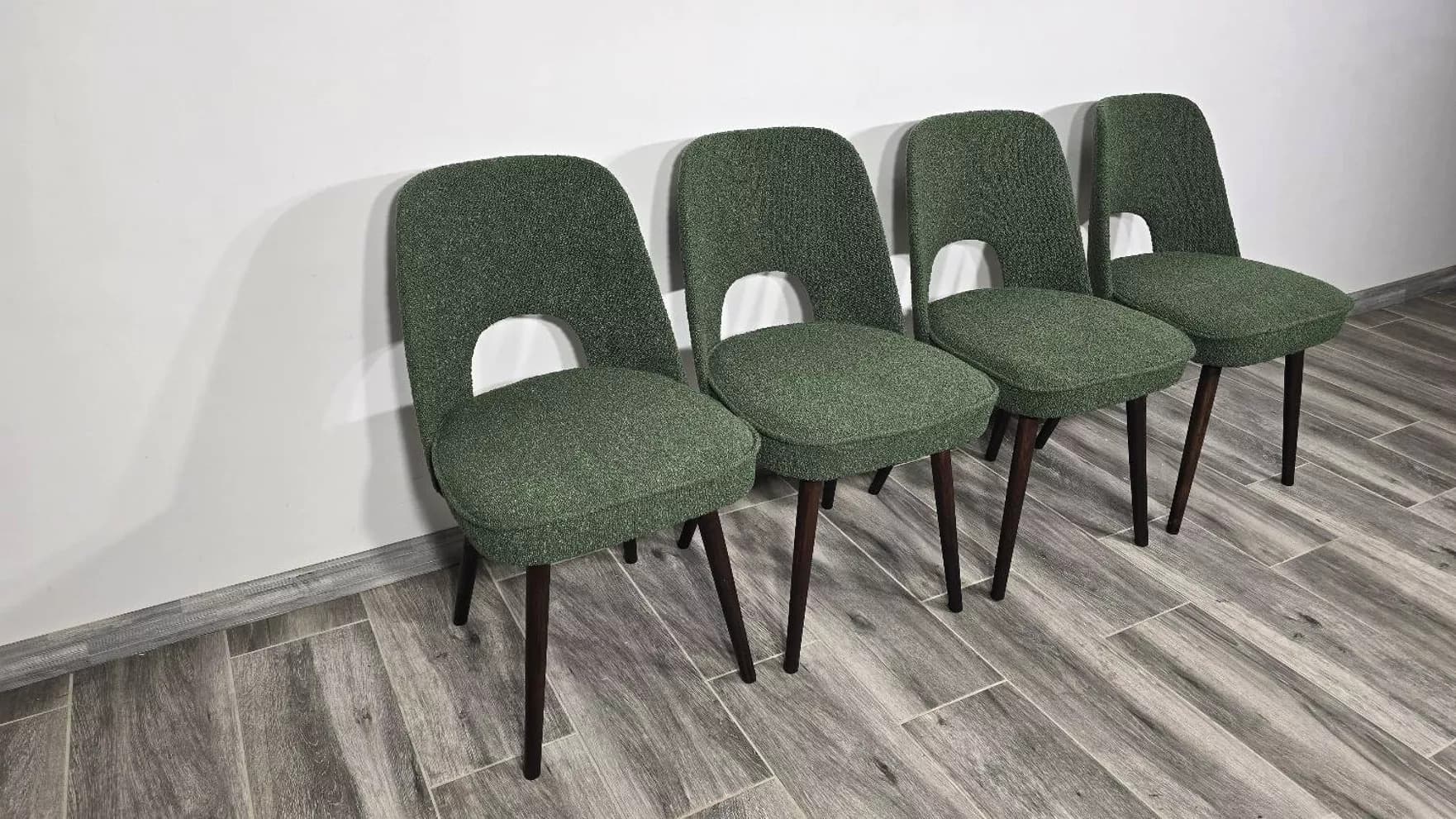 Set of four chairs, green bouclé, brown oak, by O. Haerdtl, Tatra Nabytok, Czechoslovakia, 1960s. - 305748