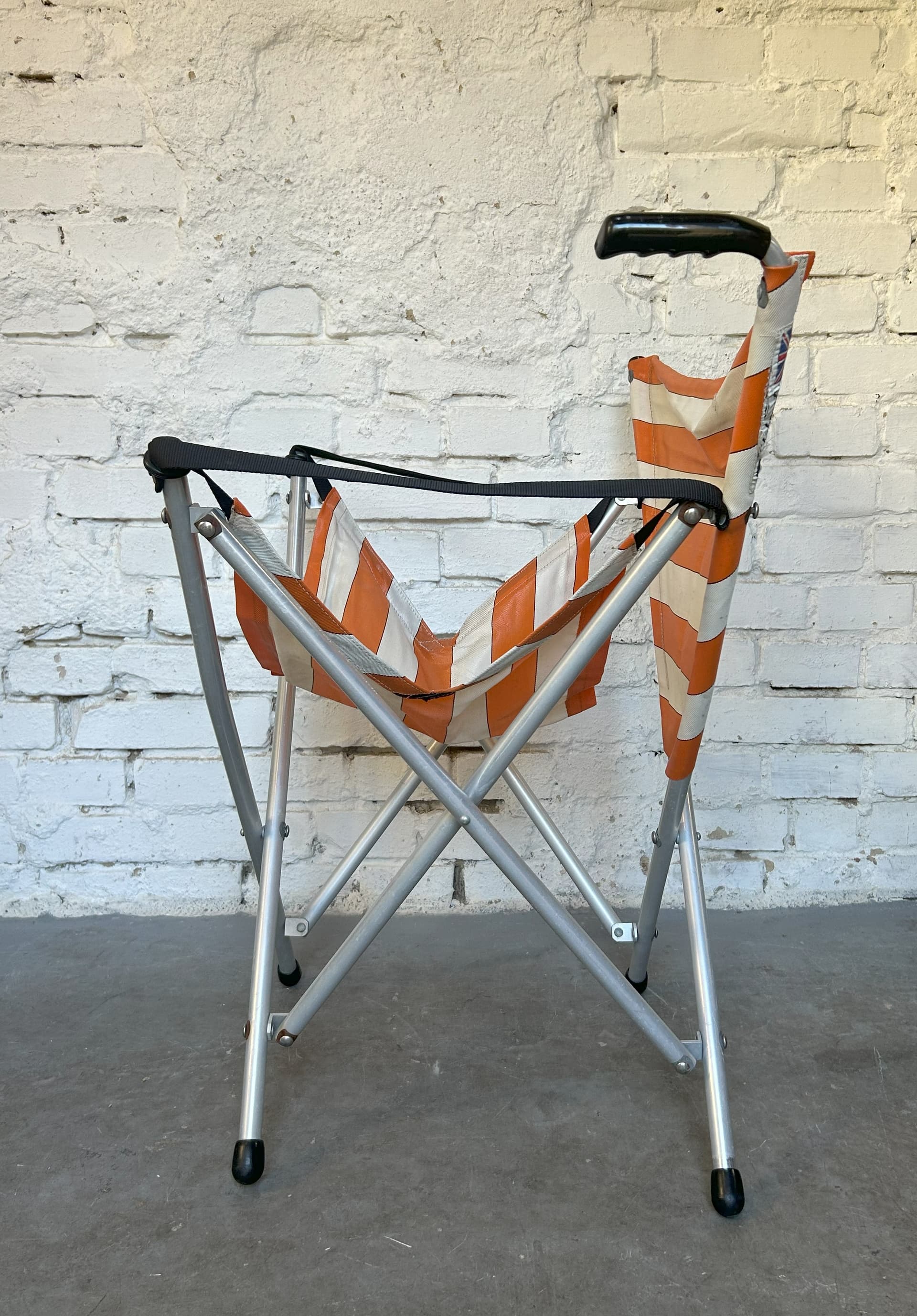 Folding chair Gadabout, orange and off-white canvas, silver aluminium, United Kingdom, 1960s. - 305805