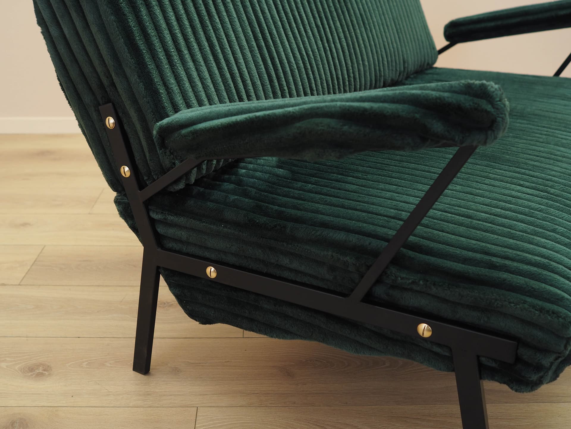 Sofa, green velvet, black metal, Italy, 1970s. - 306379