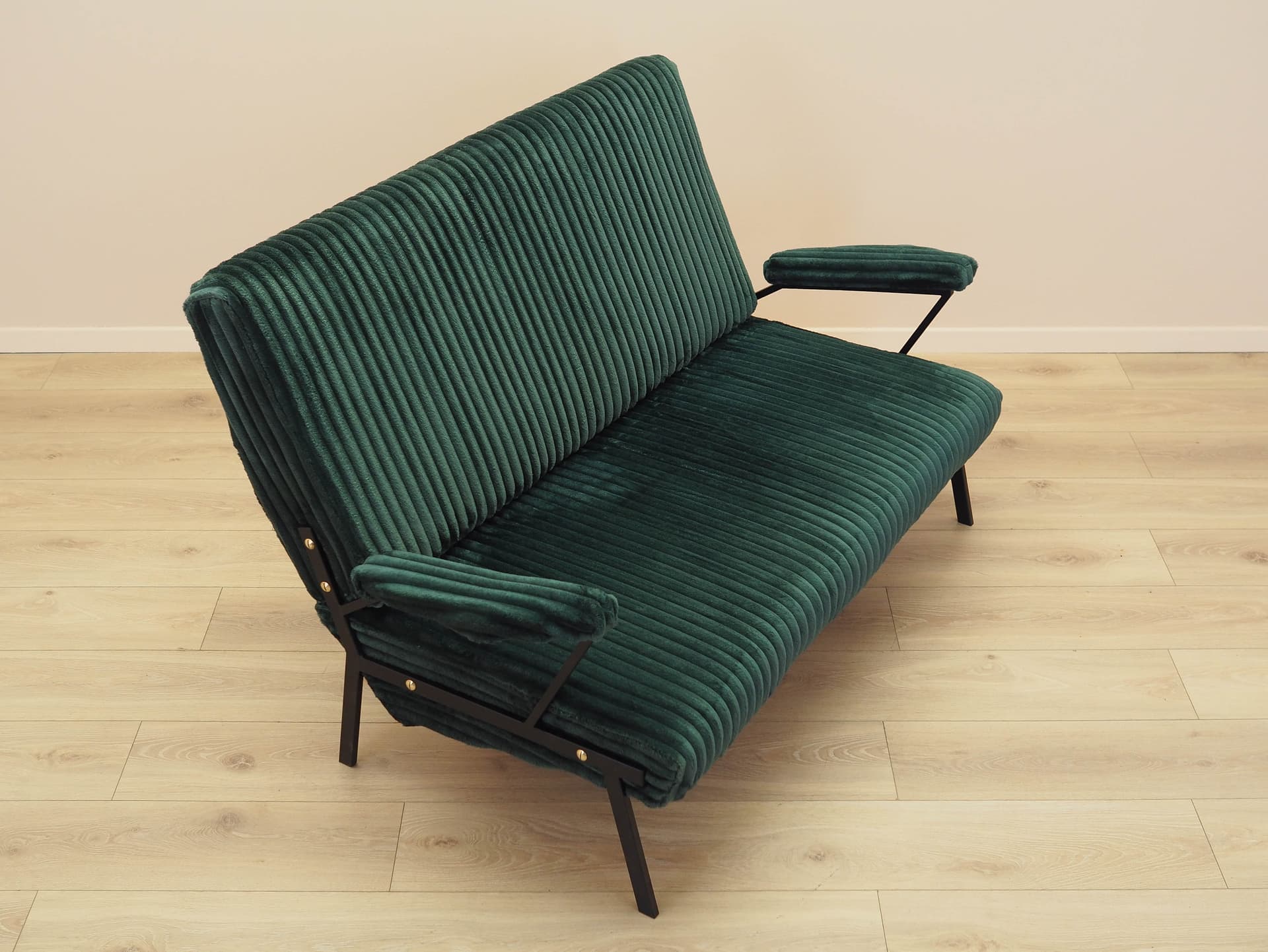 Sofa, green velvet, black metal, Italy, 1970s. - 306378