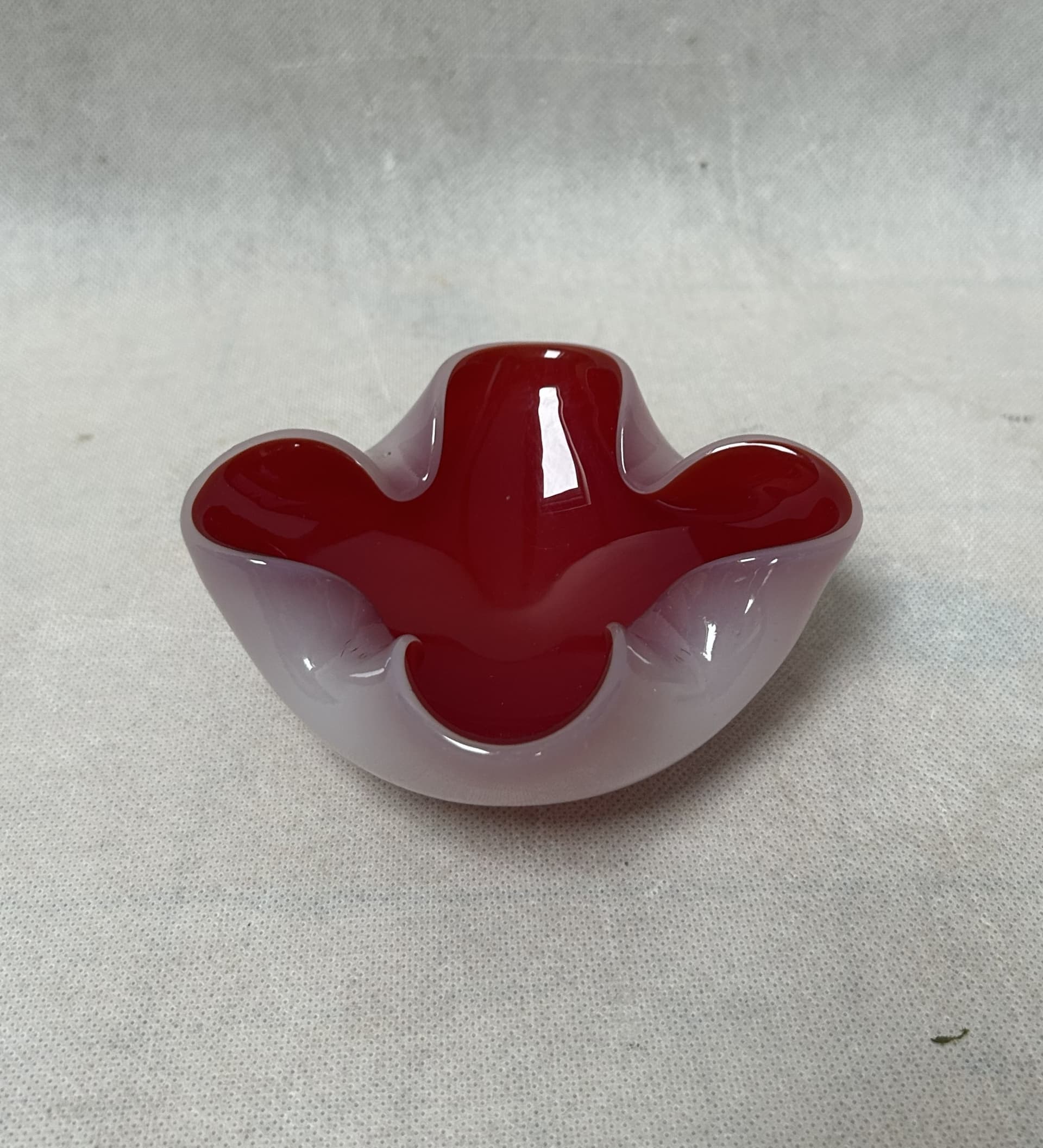 Popielniczka Murano, czerwony, szkło biały, Włochy, lata 60. - 306495