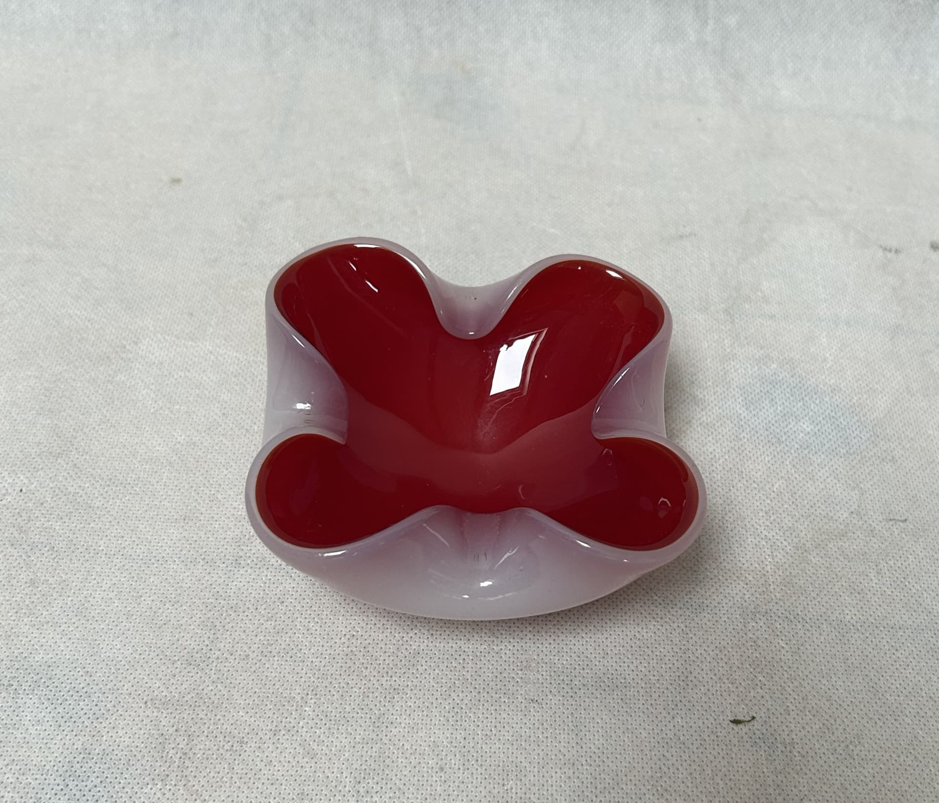 Popielniczka Murano, czerwony, szkło biały, Włochy, lata 60. - 306496