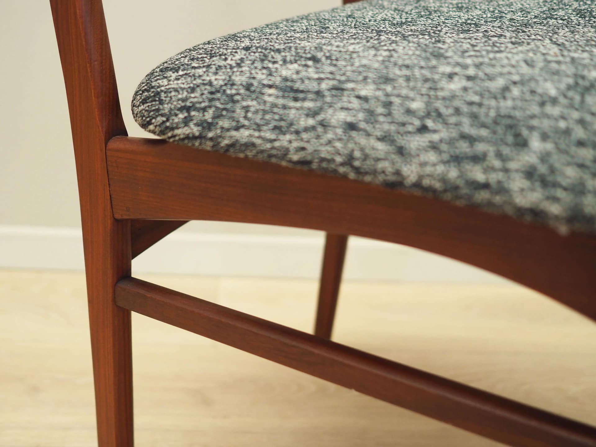 Komplet czterech krzeseł, teak brązowy, Dania, lata 70. - 22414