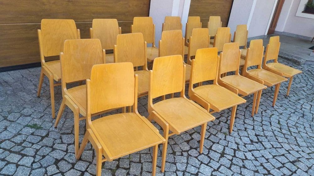 Krzesło sztaplowane, jasnobrązowe drewno, żółta sklejka, proj. F. Schuster, Austria, lata 60. - 306888
