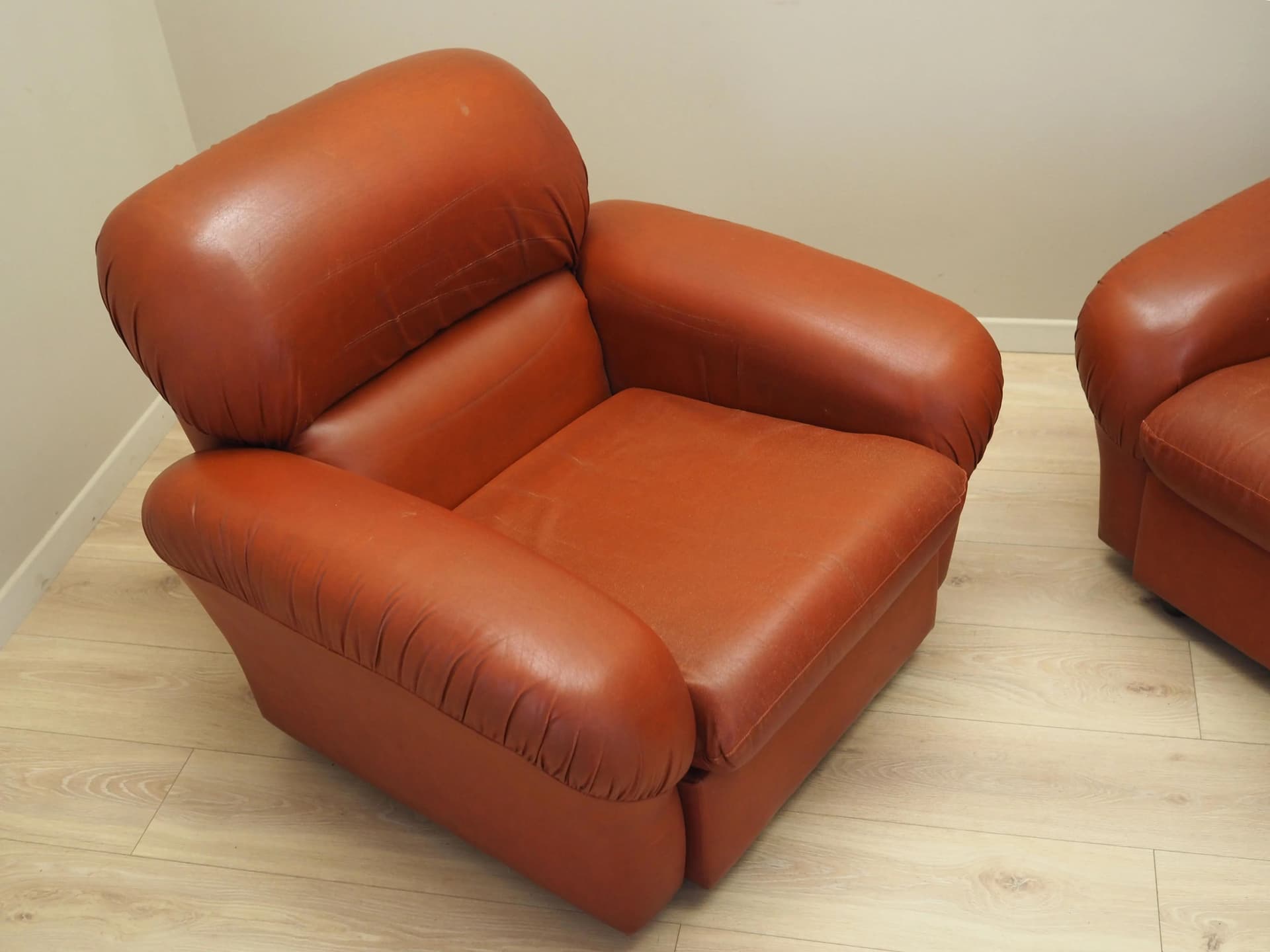 Lounge set, red artificial leather, Italy, 1960s. - 22383