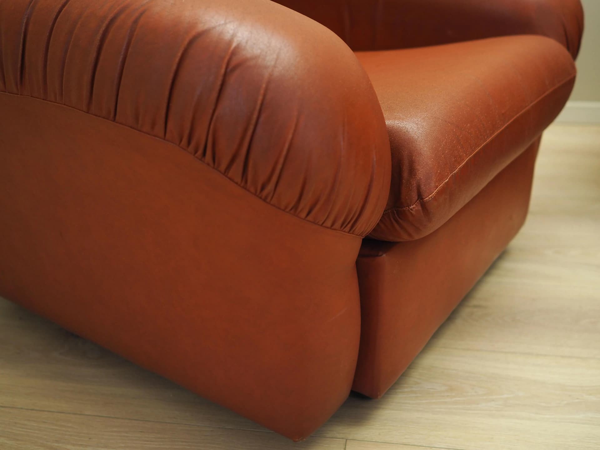 Lounge set, red artificial leather, Italy, 1960s. - 22387