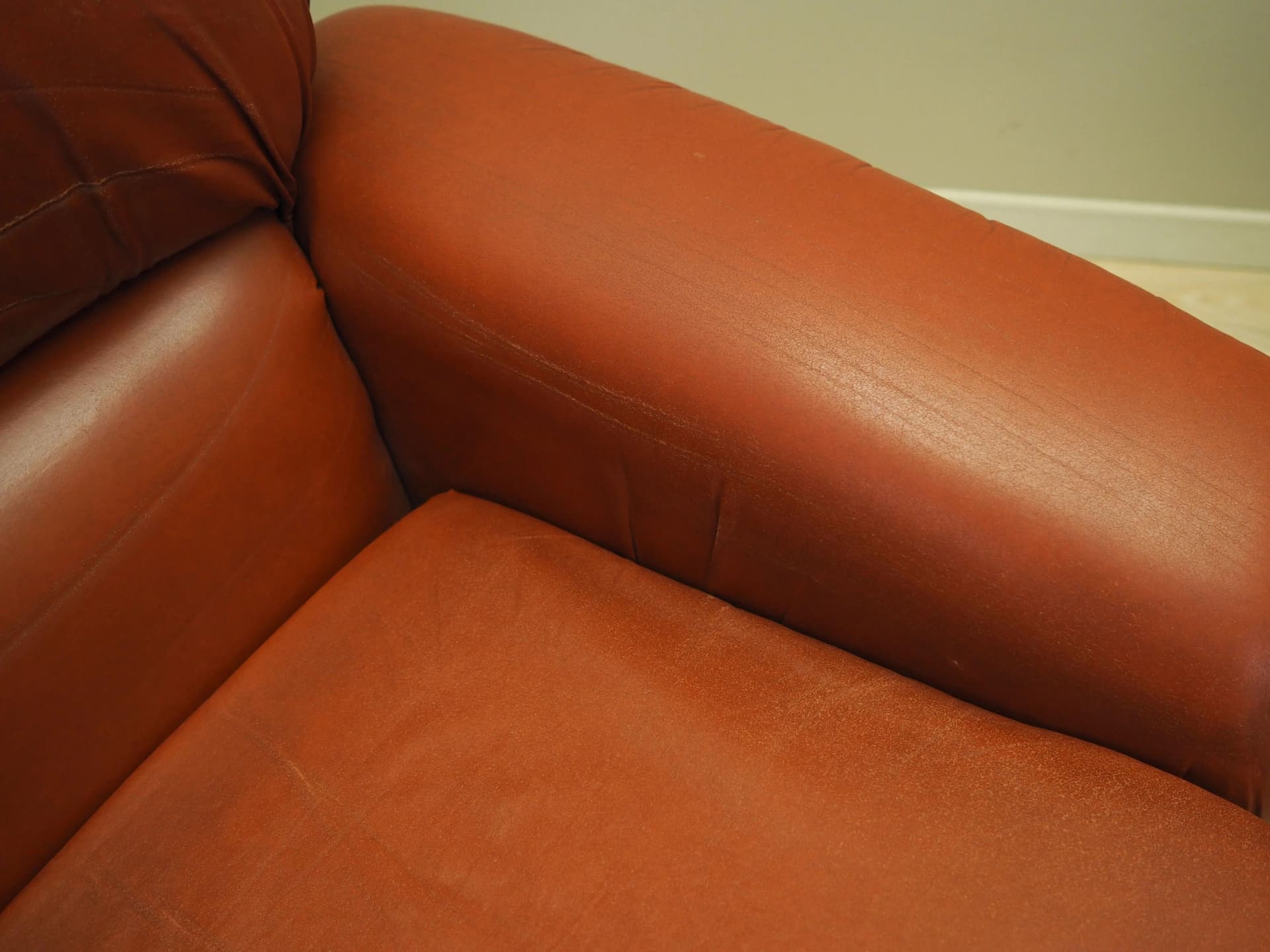 Lounge set, red artificial leather, Italy, 1960s. - 22385