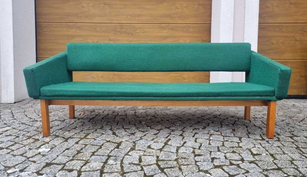 Sofa ławka Brutalizm, zielona tkanina, drewno jasne, Czechosłowacja, lata 60. - 306873