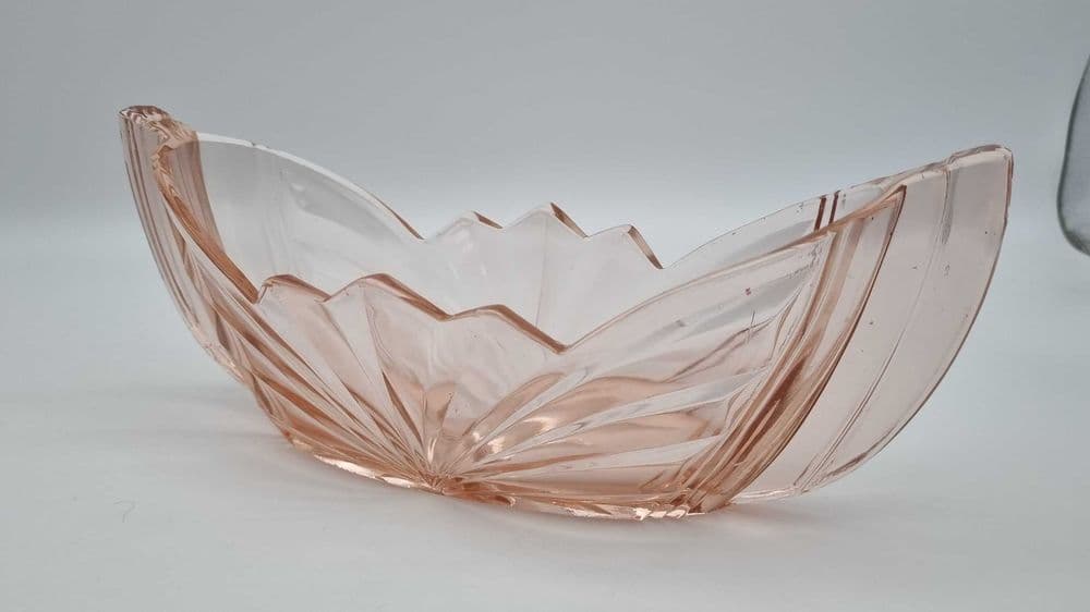 Jardiniere Art Deco, rosaline glass, Julius Stolle Niemen Glassworks, Poland, 1930s. - 307433