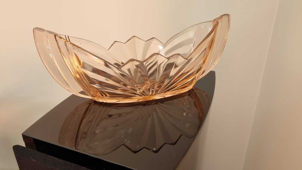 Jardiniere Art Deco, rosaline glass, Julius Stolle Niemen Glassworks, Poland, 1930s. - 307434
