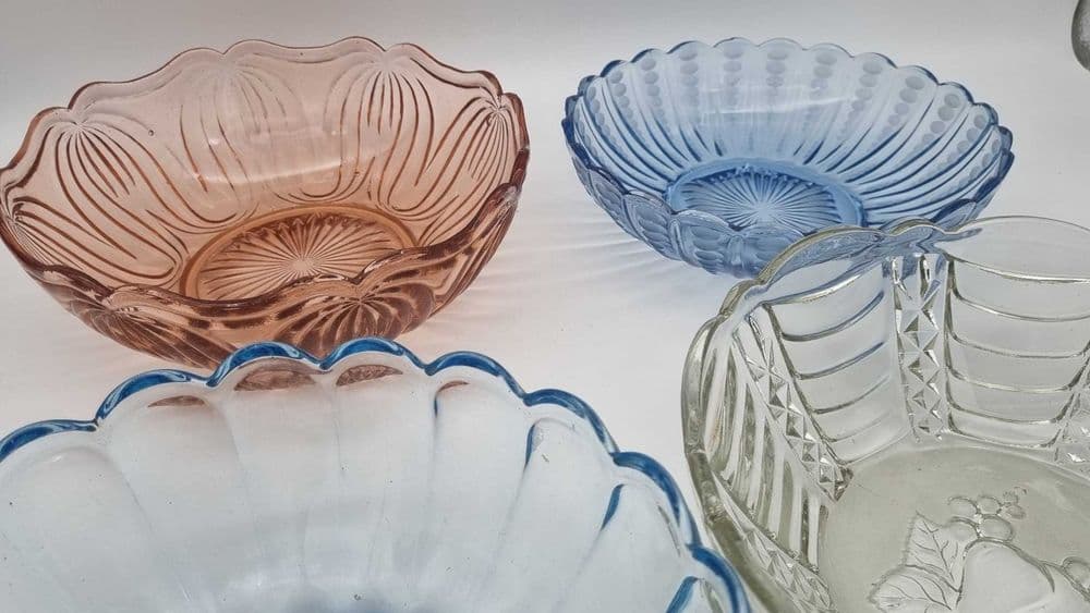 Set of four bowls Hortensja, pink transparent, glass, Ząbkowice, Poland, 1960s. - 307421