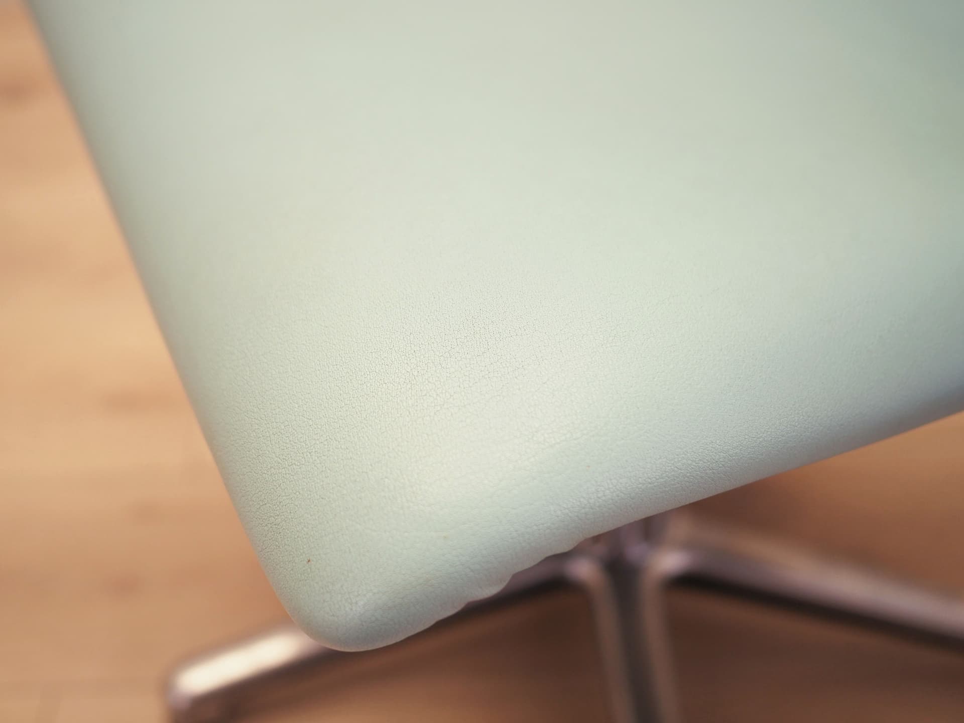 Fotel fryzjerski, turkus ekoskóra, metal chromowany, Dania, lata 80. - 66523