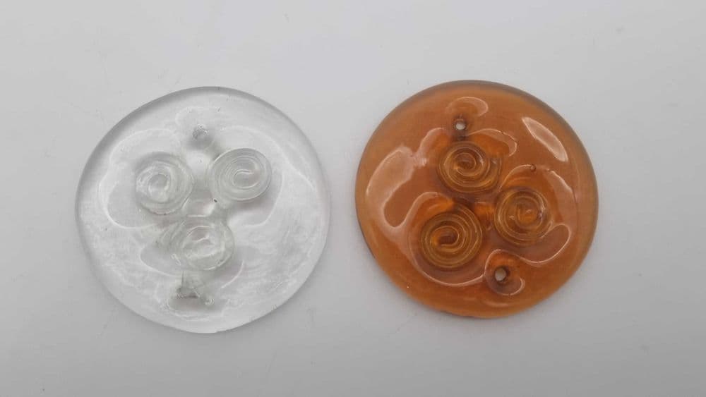 Medallion, Ząbkowice, honey glass, by E. Trzewik-Drost, Poland, 1970s. - 307223