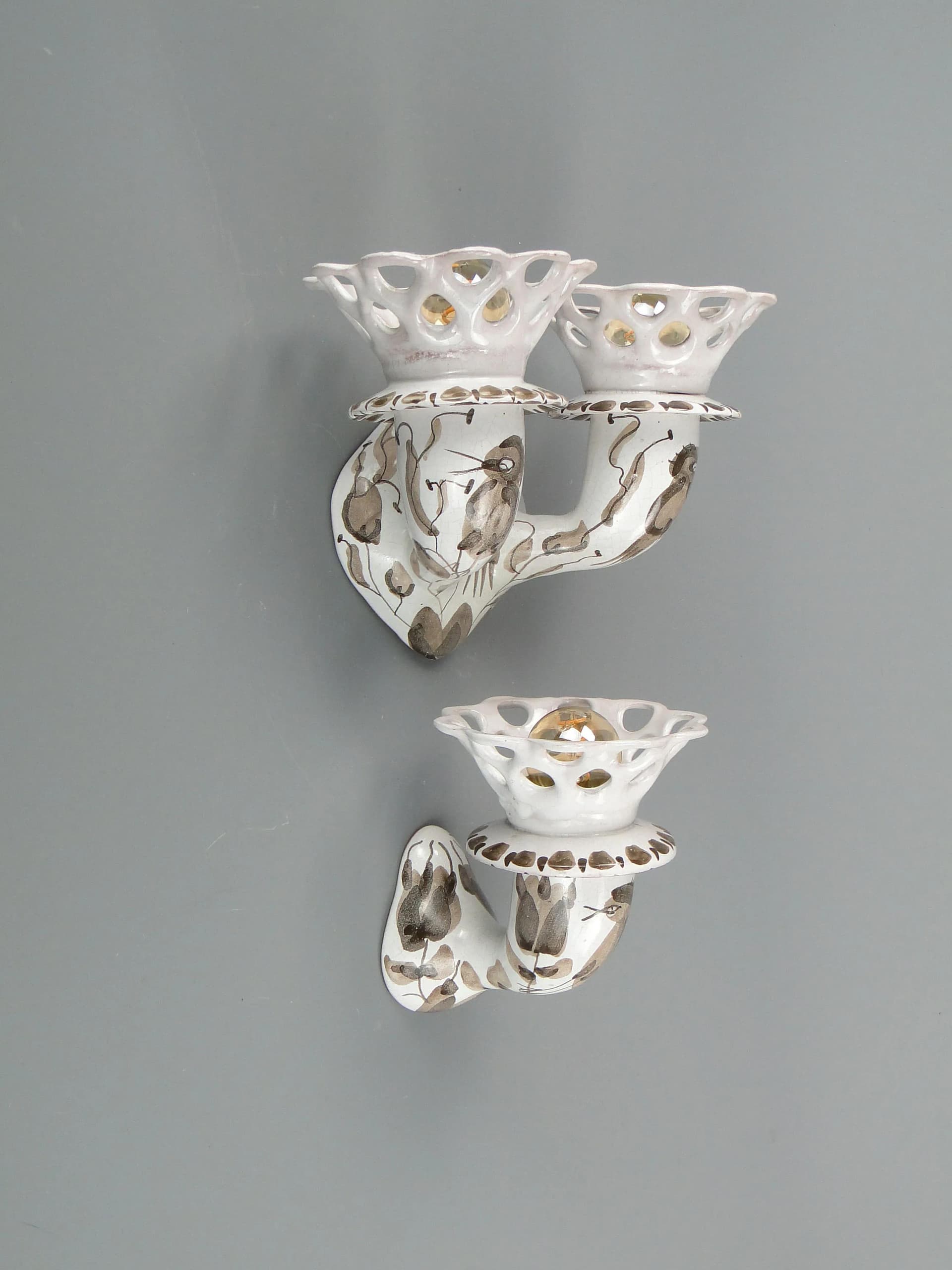 Para kinkietów, fajans ivory white, proj. H. Grześkiewicz, L. Grześkiewicz, Włocławek, Polska, lata 50. - 22533