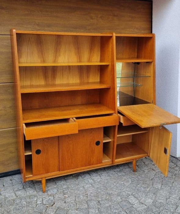Sideboard, Mid-Century Modern, honey oak, glass, Czechoslovakia, 1960s. - 307080