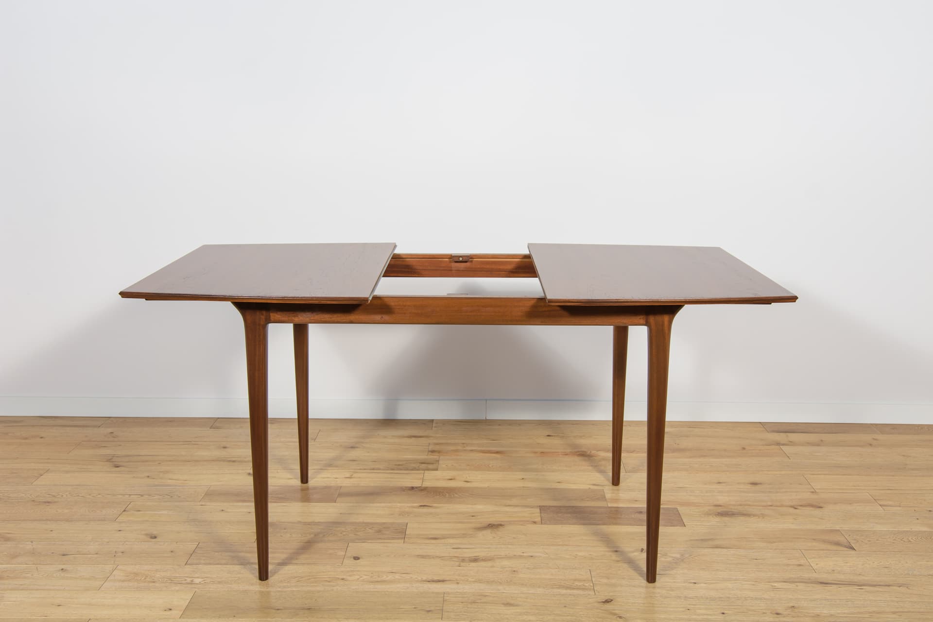Extendable Dining Table, brown teak, McIntosh, United Kingdom, 1960s. - 307737