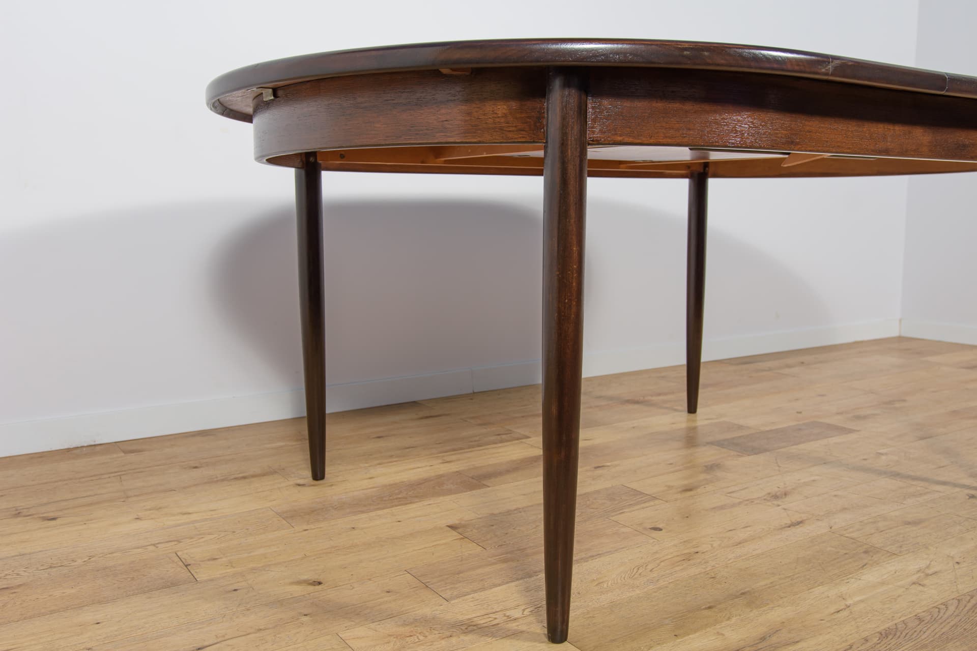 Oval Extendable Table, brown teak, G-Plan, United Kingdom, 1960s. - 307792