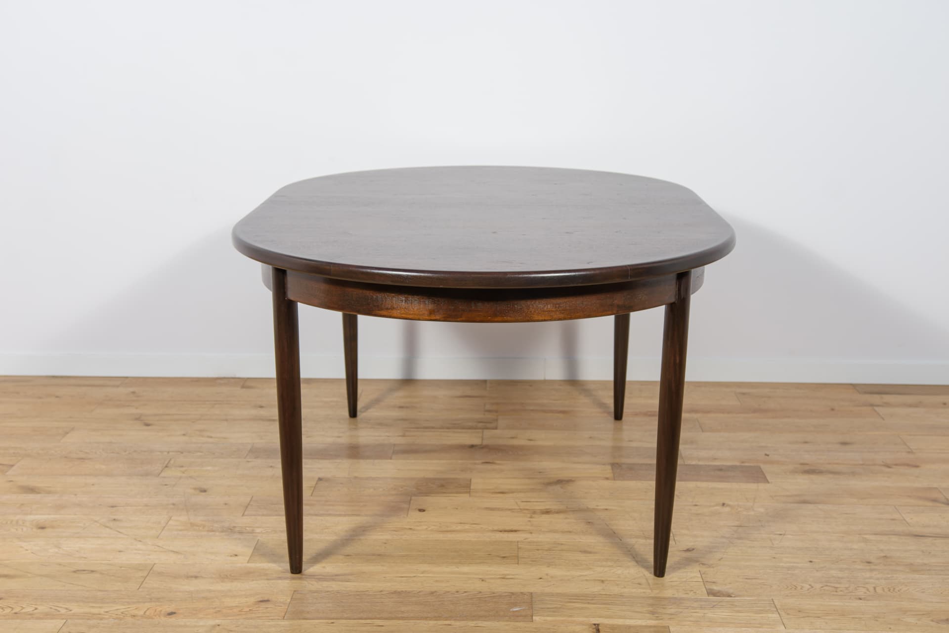 Oval Extendable Table, brown teak, G-Plan, United Kingdom, 1960s. - 307786