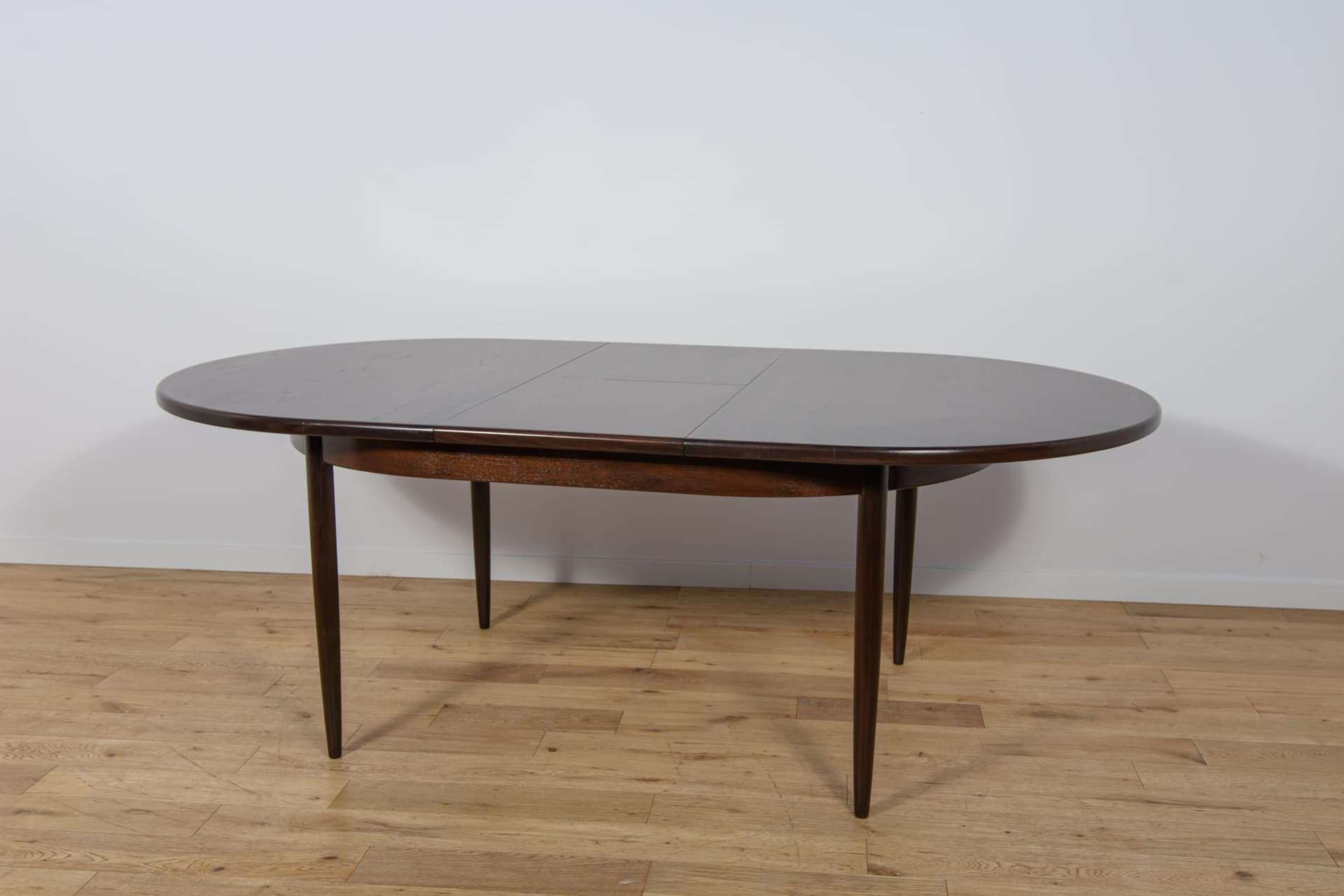 Oval Extendable Table, brown teak, G-Plan, United Kingdom, 1960s. - 307789
