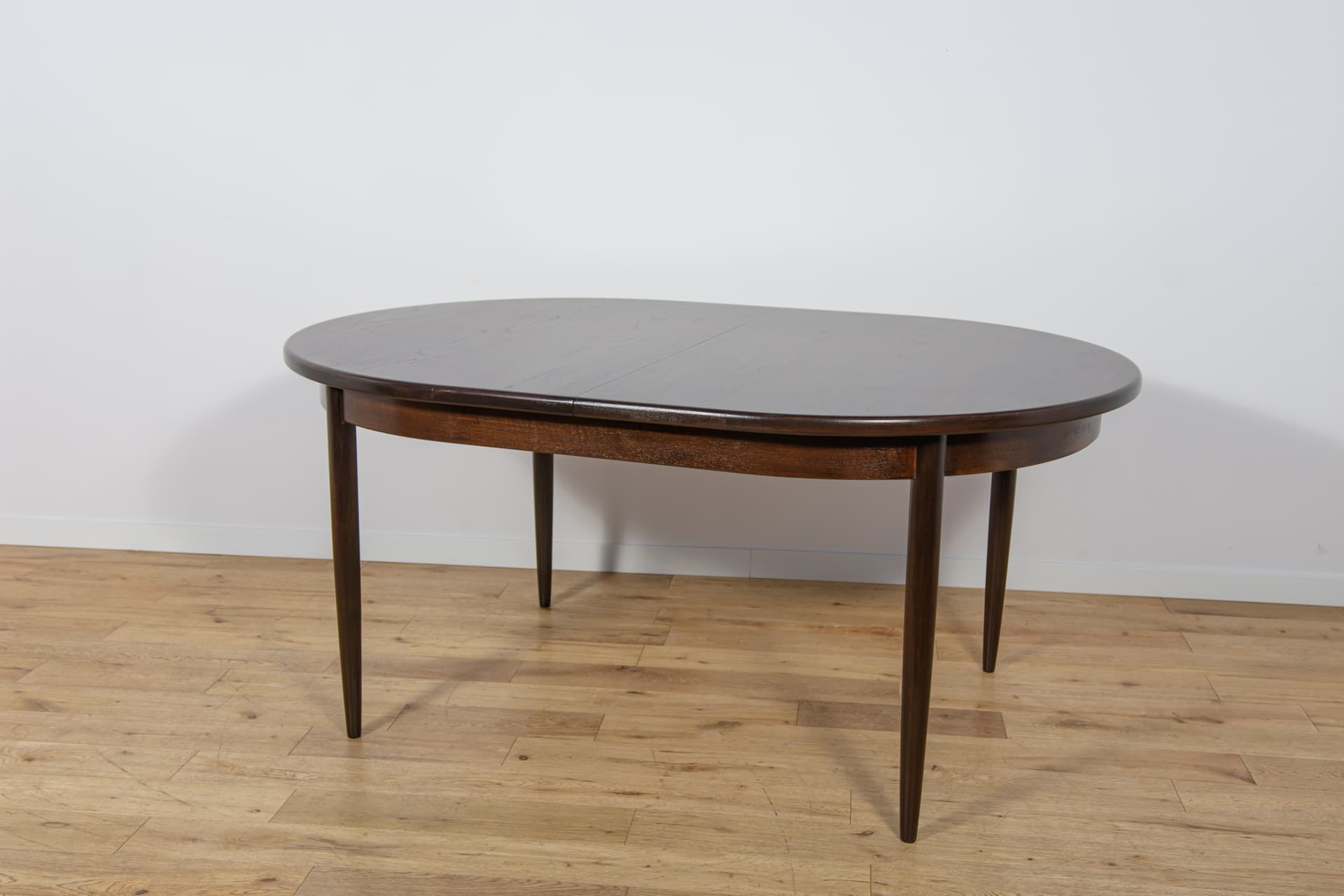Oval Extendable Table, brown teak, G-Plan, United Kingdom, 1960s. - 307781