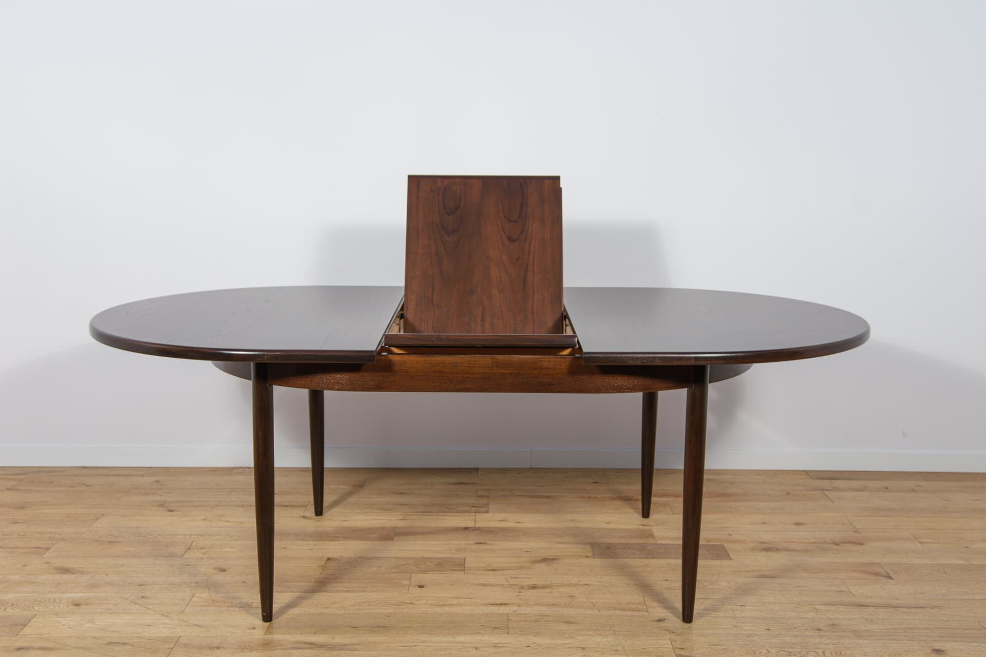 Oval Extendable Table, brown teak, G-Plan, United Kingdom, 1960s. - 307784