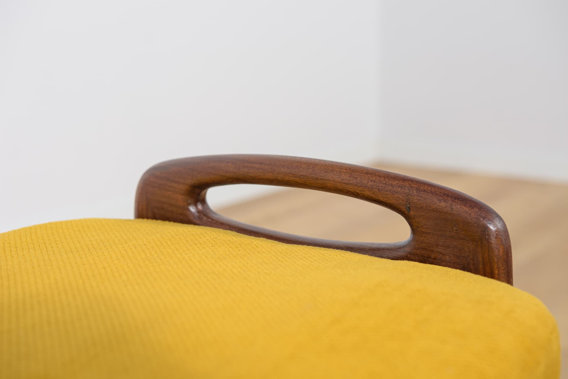 Stołek, teak brązowy, tkanina żółta, Dania, lata 60. - 307890
