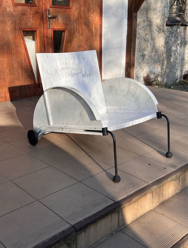 Fotel 4841, marmurkowy biały szary, polietylen czarny metal, proj. A. Castelli Ferrieri, Kartell, Włochy, lata 80. - 308035