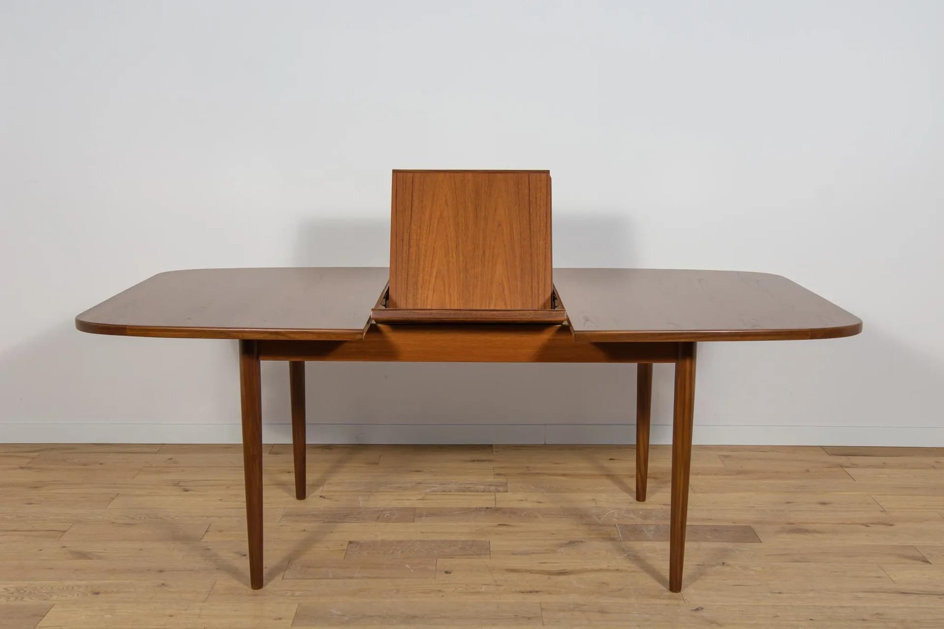 Extendable Dining Table, brown teak, G-Plan, United Kingdom, 1960s. - 307927