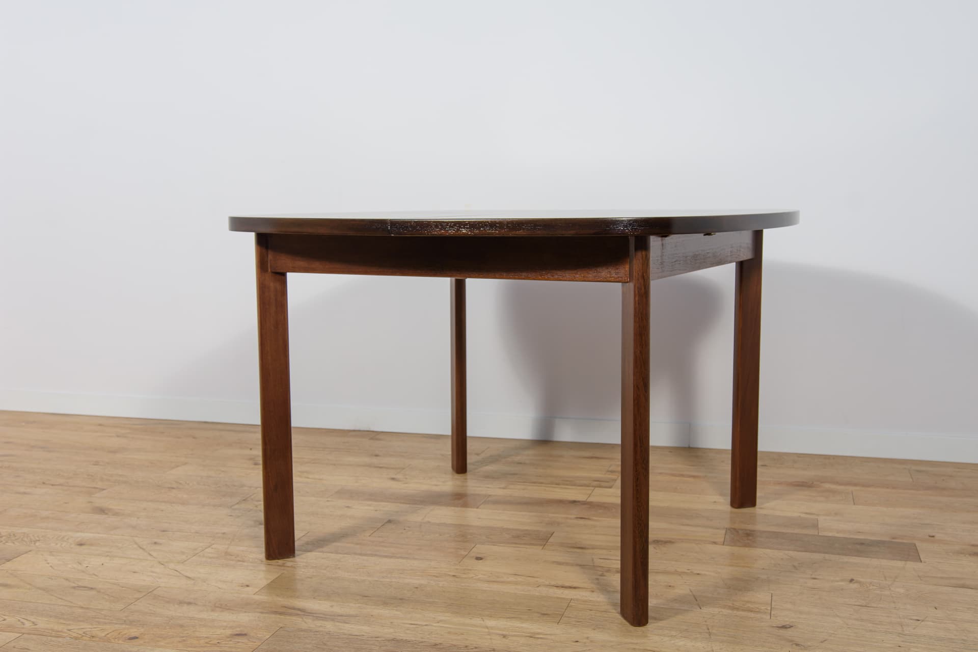 Extendable Dining Table, brown red teak, G-Plan, United Kingdom, 1960s. - 307934
