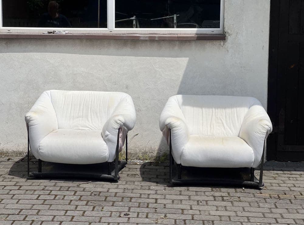 Armchair Piccola Tentazione, white cotton, black metal, by M. Bellini, Cassina, Italy, 1970s. - 308185