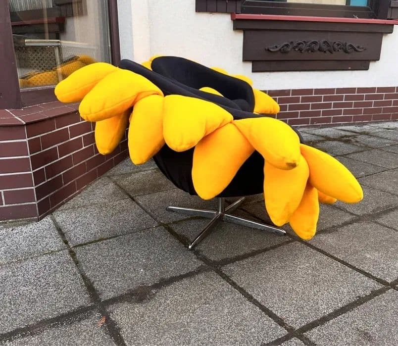 Club Armchair Sunflower, black velvet, yellow velvet, Poland - 313577