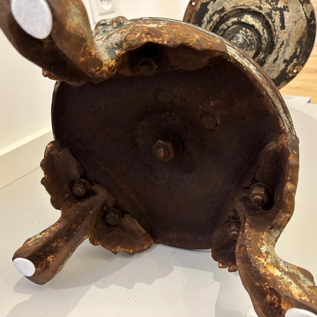 Podstawa stolika Art Nouveau, żeliwo czarne, Niemcy, początek XX w. - 22787