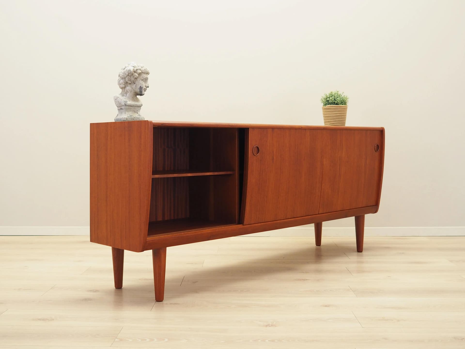 Sideboard, teak pomarańczowy, Dania, lata 70. - 23043