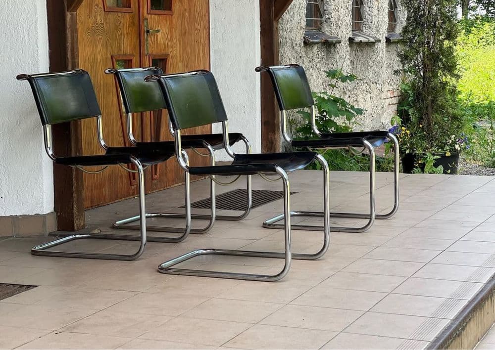 Zestaw czterech krzeseł S33, czarny, tworzywo, chrom srebrny, proj. M. Stam, Thonet, Niemcy, lata 30. - 308476