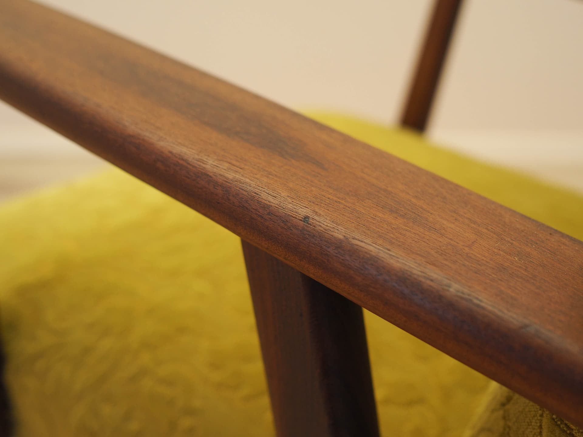 Fotel, musztardowy żółty, tkanina, teak, Dania, lata 60. - 308735