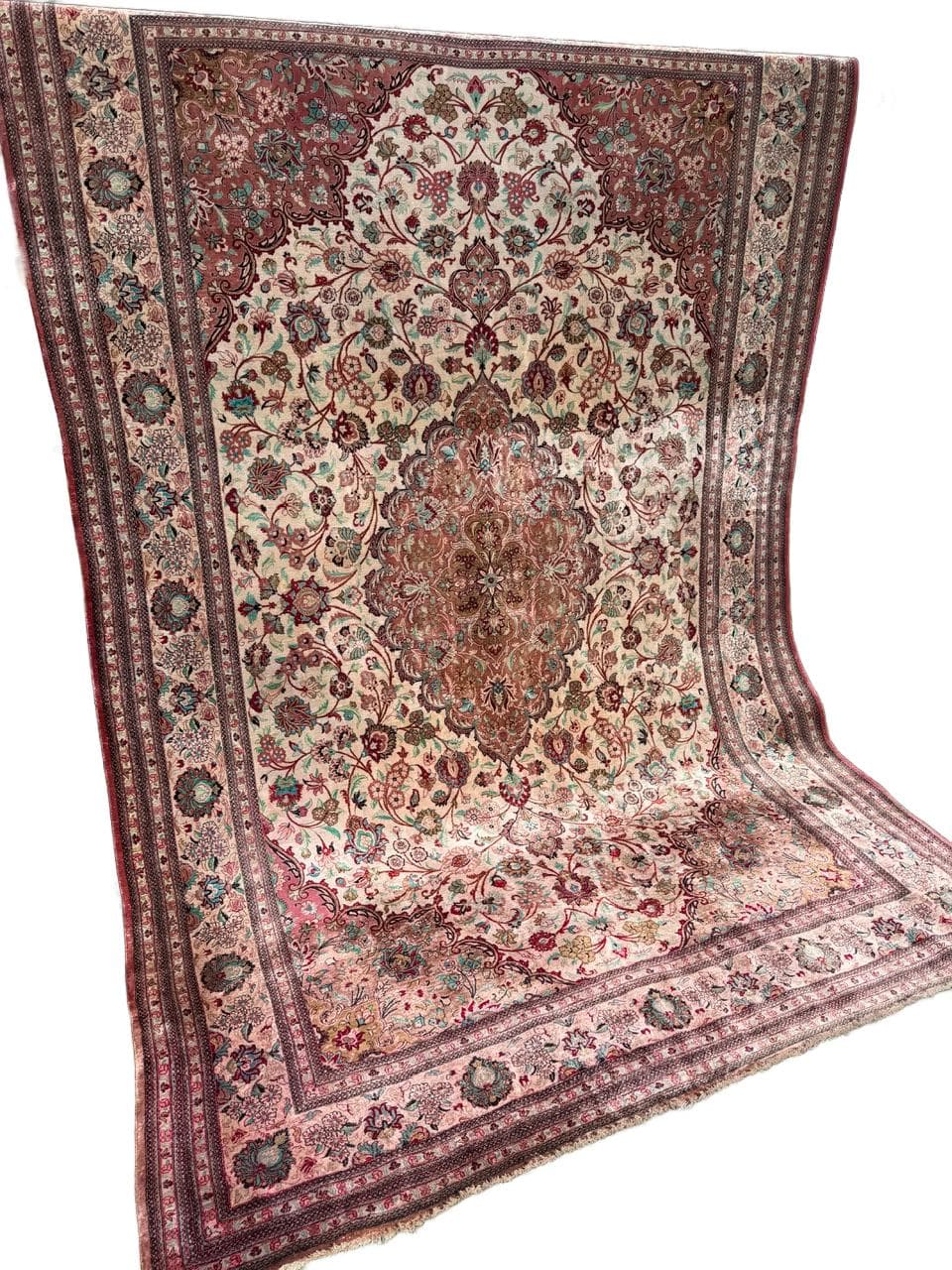 Rug Ghoum/Qom 320x205 cm, beige, silk, Iran
