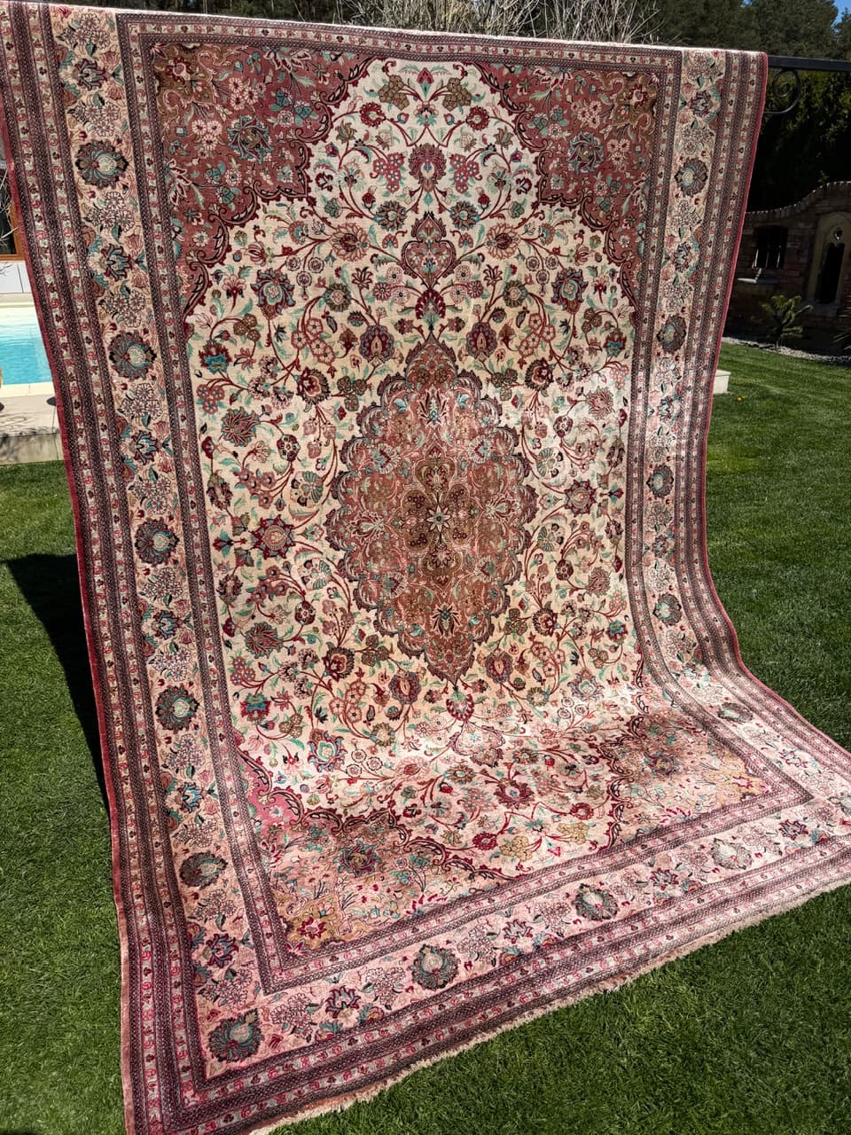 Rug Ghoum/Qom 320x205 cm, beige, silk, Iran - 308916