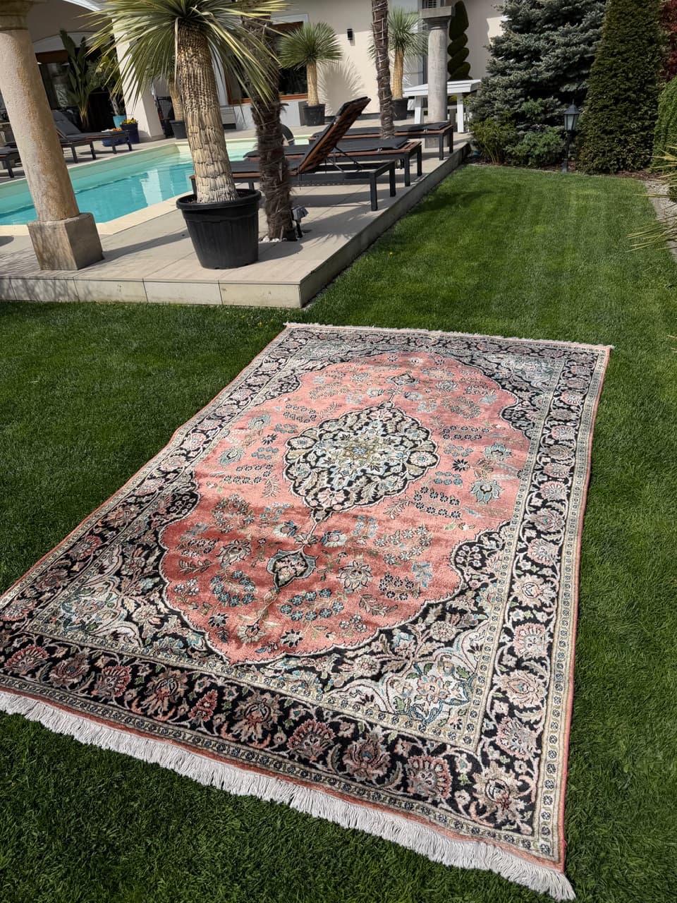 Rug Ghoum, 280x175 cm, pink silk, white cotton, India - 308937